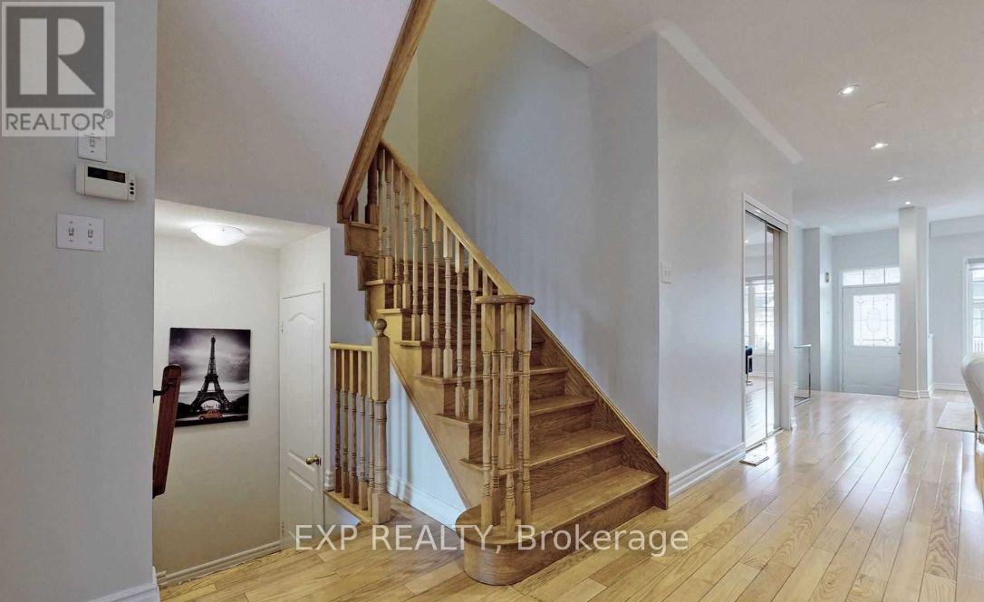 10 Birdsongs Street N, Richmond Hill, Ontario  L4E 5C8 - Photo 11 - N12768198