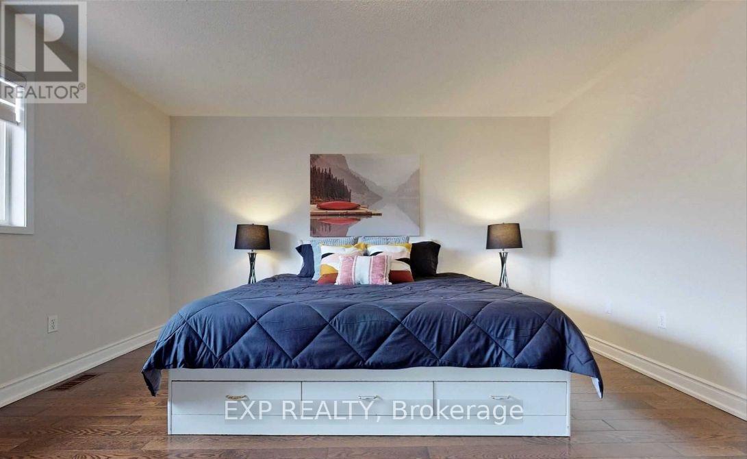 10 Birdsongs Street N, Richmond Hill, Ontario  L4E 5C8 - Photo 12 - N12768198