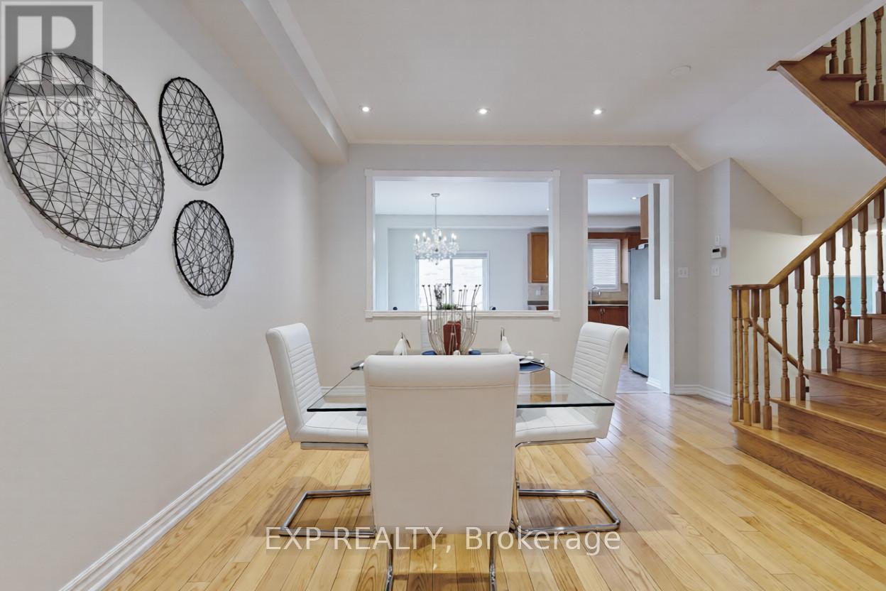 10 Birdsongs Street N, Richmond Hill, Ontario  L4E 5C8 - Photo 4 - N12768198