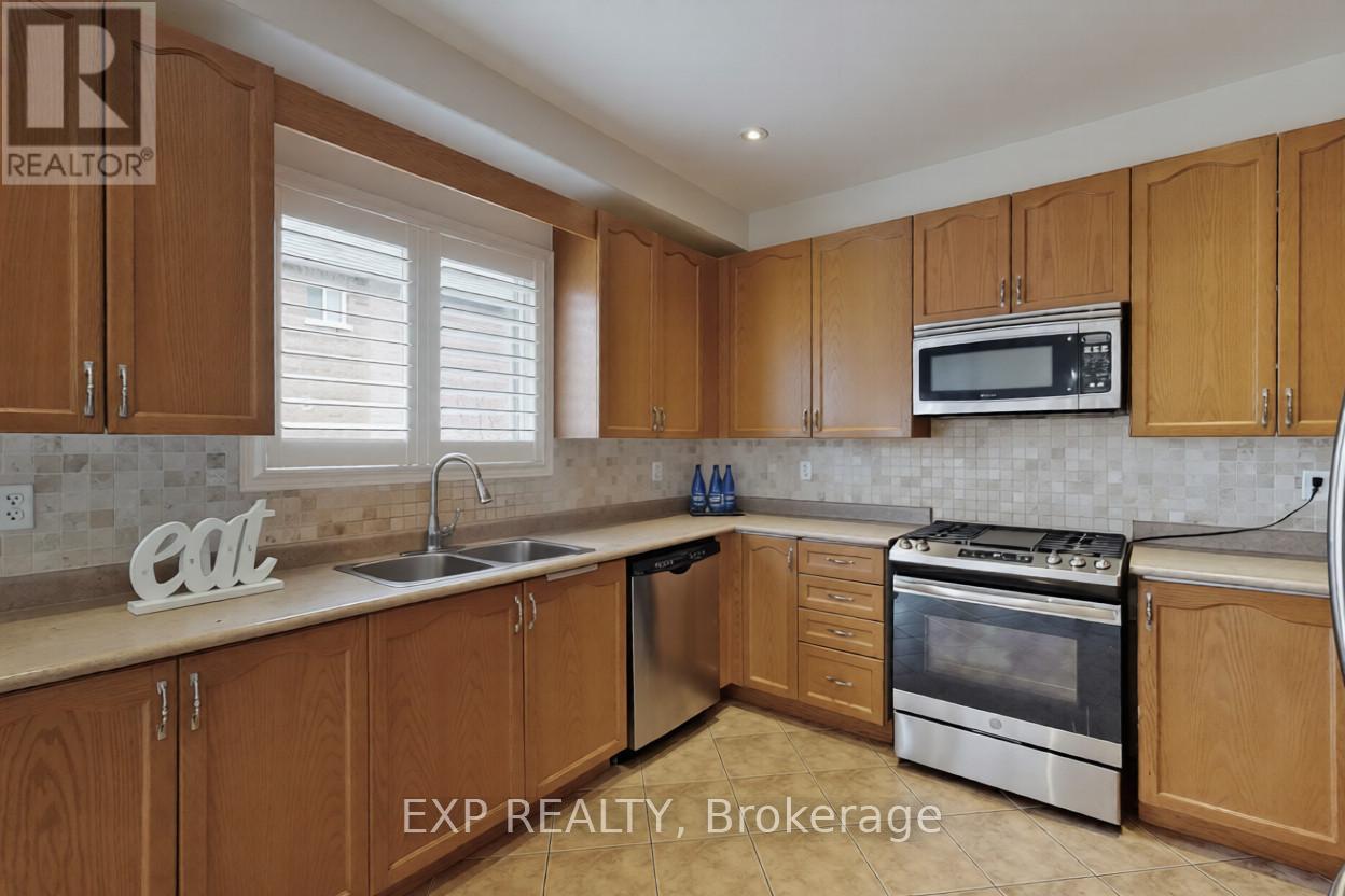 10 Birdsongs Street N, Richmond Hill, Ontario  L4E 5C8 - Photo 6 - N12768198