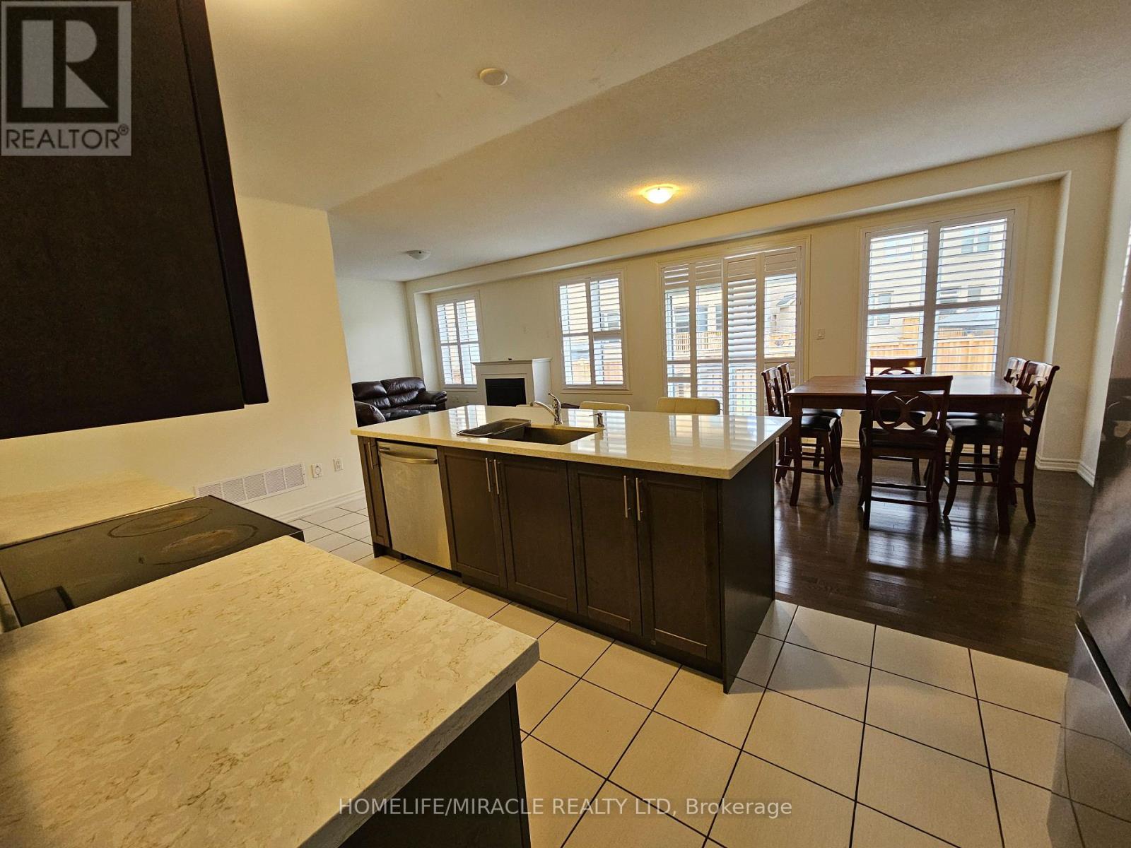 18 Bachelor Street W, Brampton, Ontario  L7A 5A9 - Photo 16 - W12768176