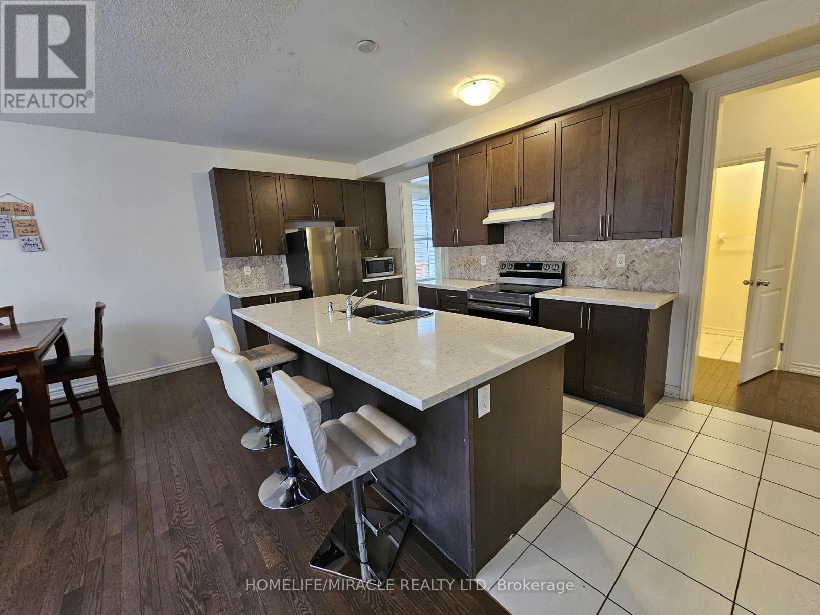 18 Bachelor Street W, Brampton, Ontario  L7A 5A9 - Photo 20 - W12768176