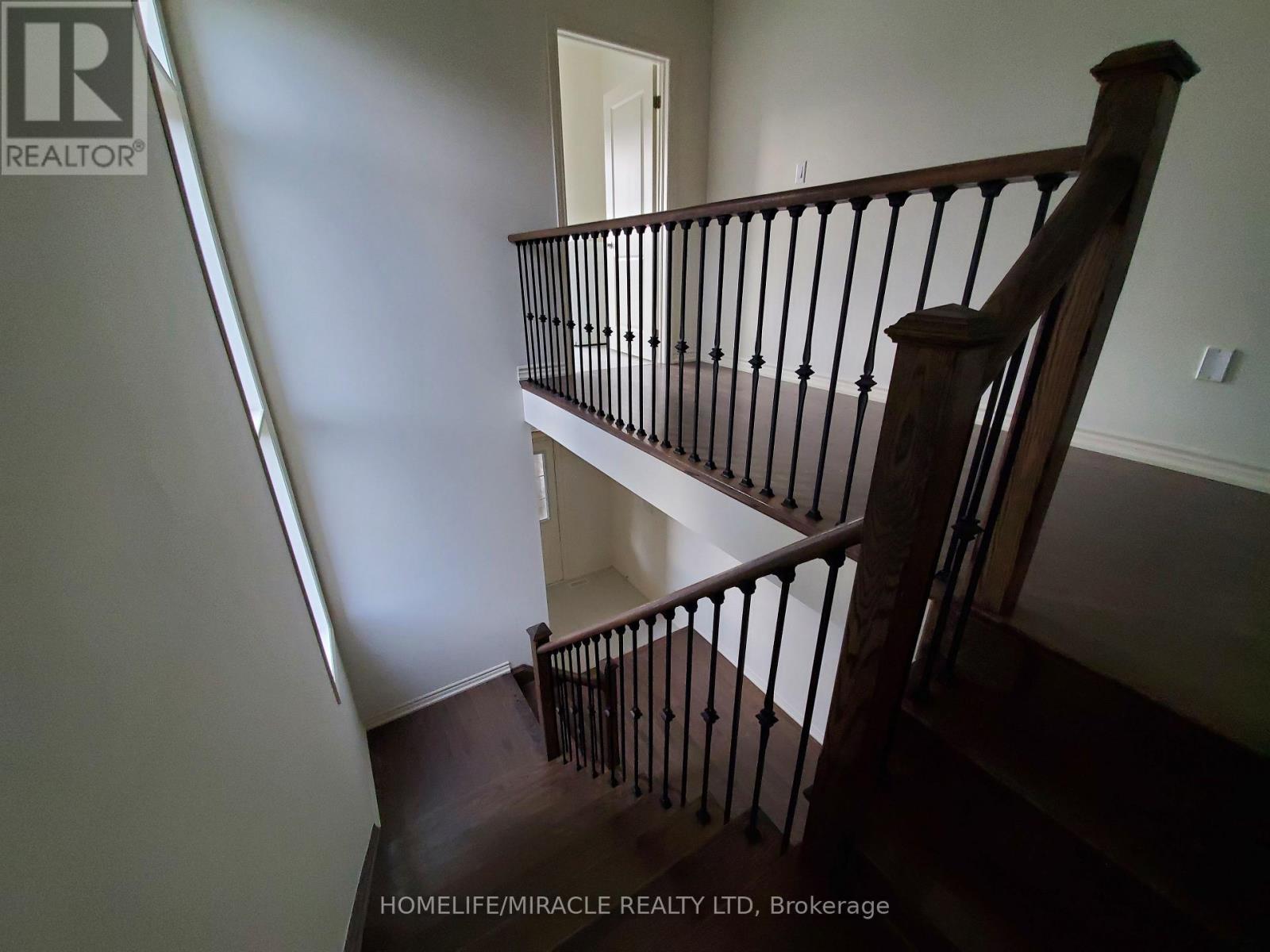 18 Bachelor Street W, Brampton, Ontario  L7A 5A9 - Photo 22 - W12768176