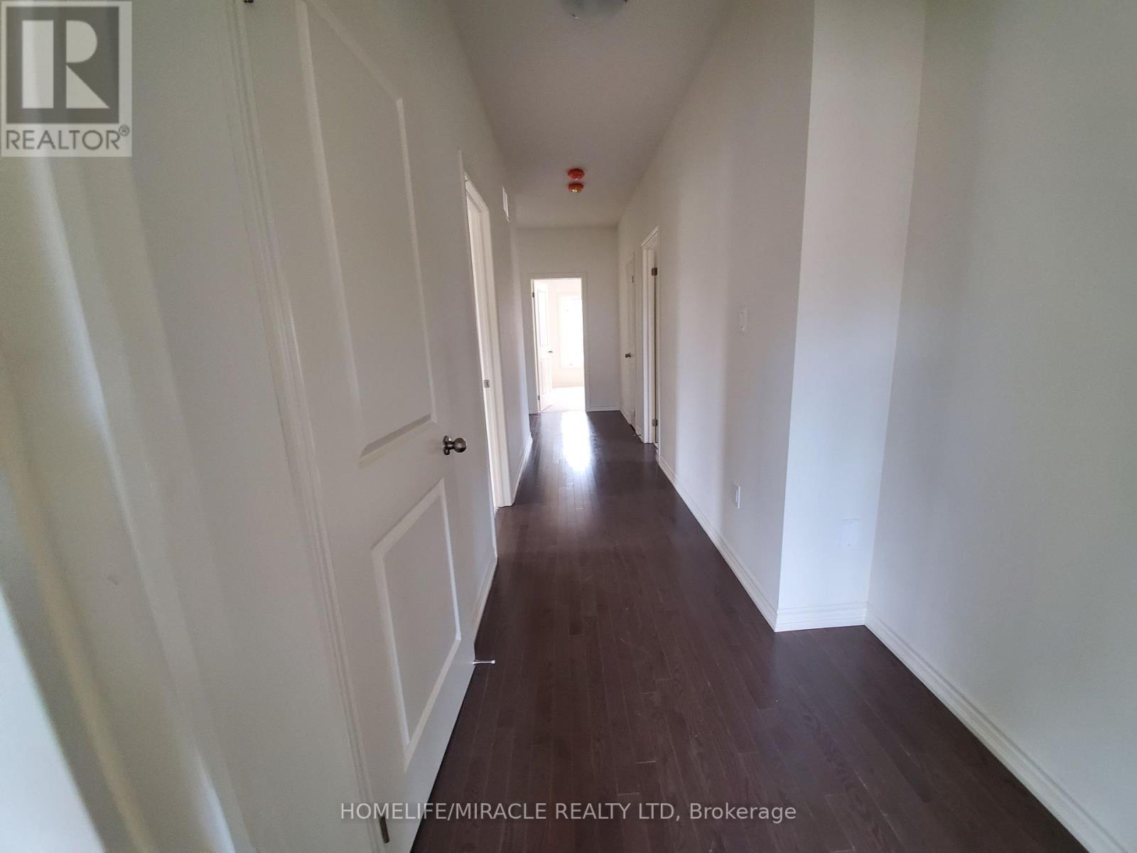 18 Bachelor Street W, Brampton, Ontario  L7A 5A9 - Photo 25 - W12768176