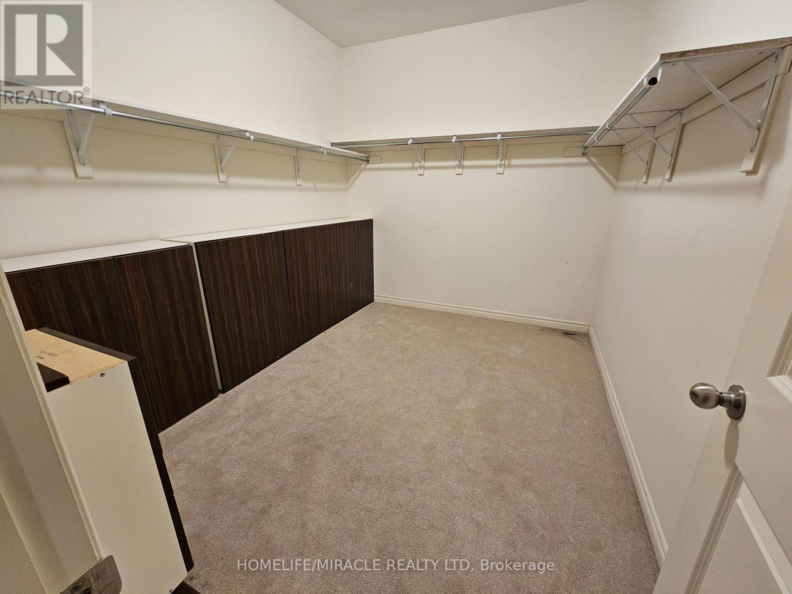 18 Bachelor Street W, Brampton, Ontario  L7A 5A9 - Photo 30 - W12768176