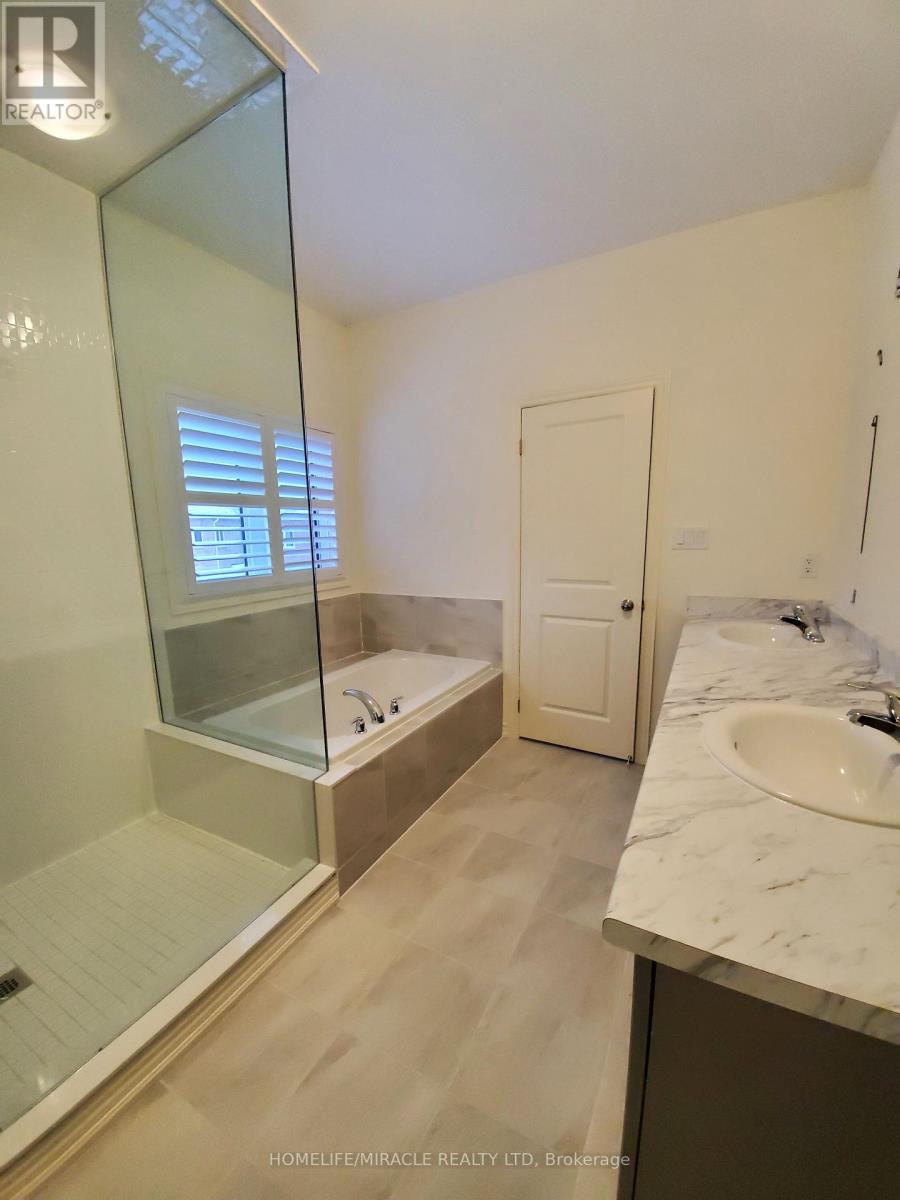 18 Bachelor Street W, Brampton, Ontario  L7A 5A9 - Photo 31 - W12768176