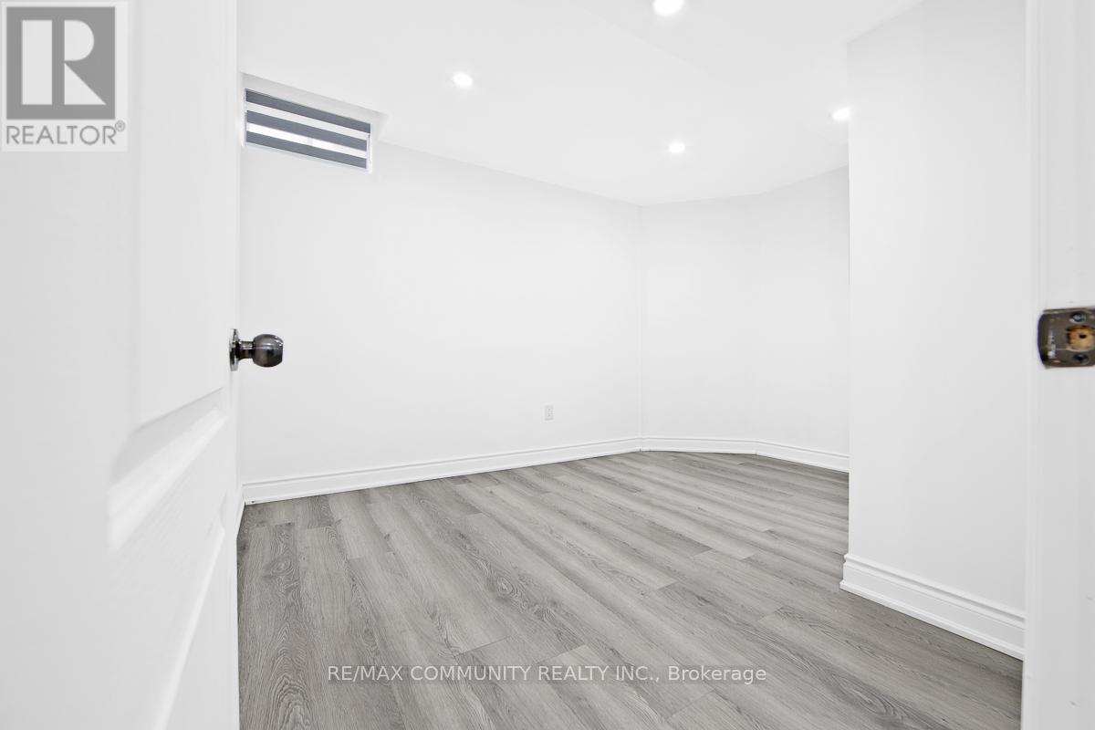 Basement Unit - 64 Fallstar Crescent, Brampton (Fletcher's Meadow), Ontario  L7A 2J7 - Photo 9 - W12768190