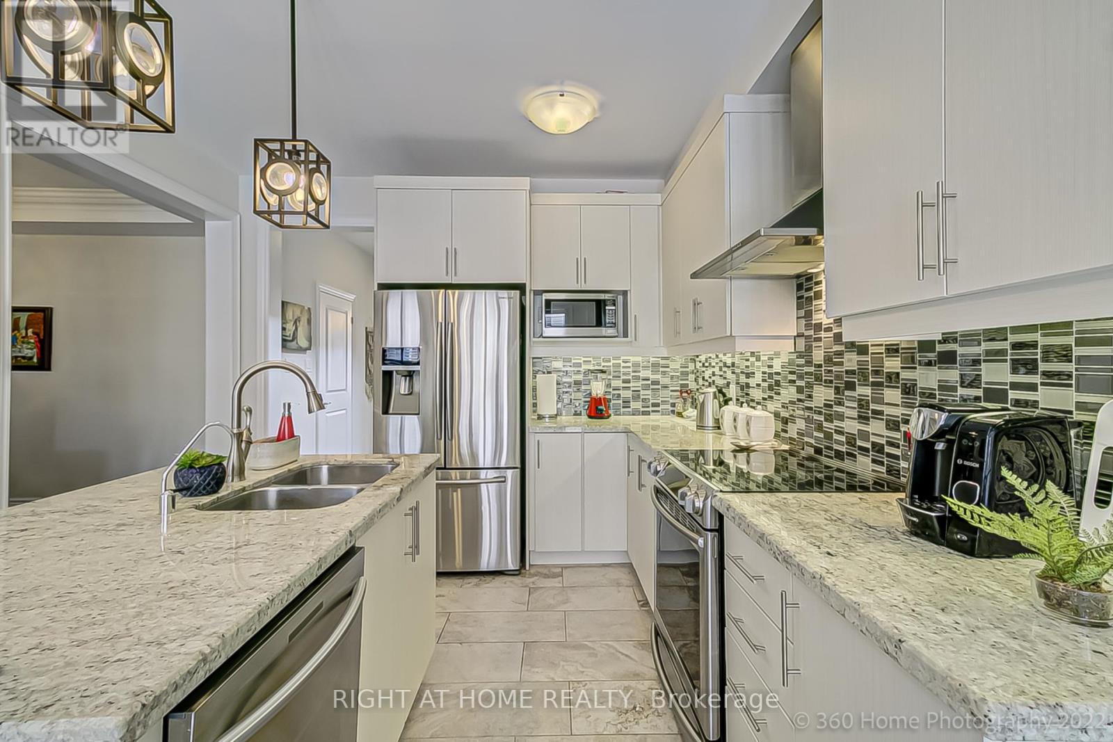 231 Sixteen Mile Drive, Oakville (Go Glenorchy), Ontario  L6M 0T8 - Photo 6 - W12768200