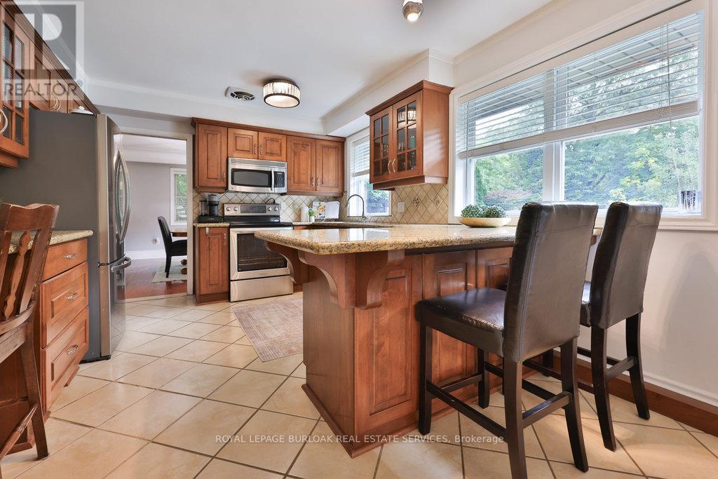 112 Sulphur Springs Road, Hamilton (Ancaster), Ontario  L9G 1M1 - Photo 10 - X12768150