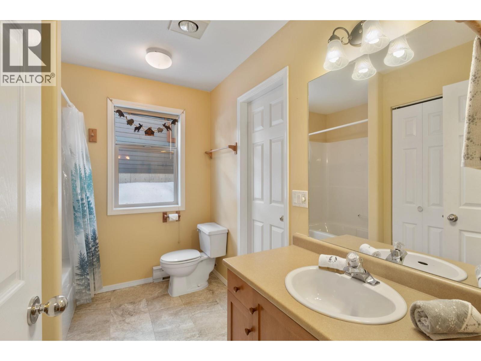 4940 Snowpines Road Unit# B Big White Photo 17