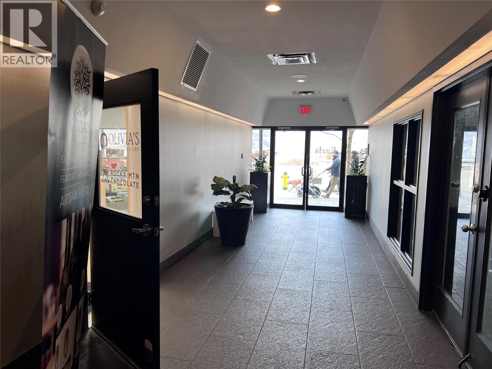 207 Bernard Avenue Kelowna Photo 12