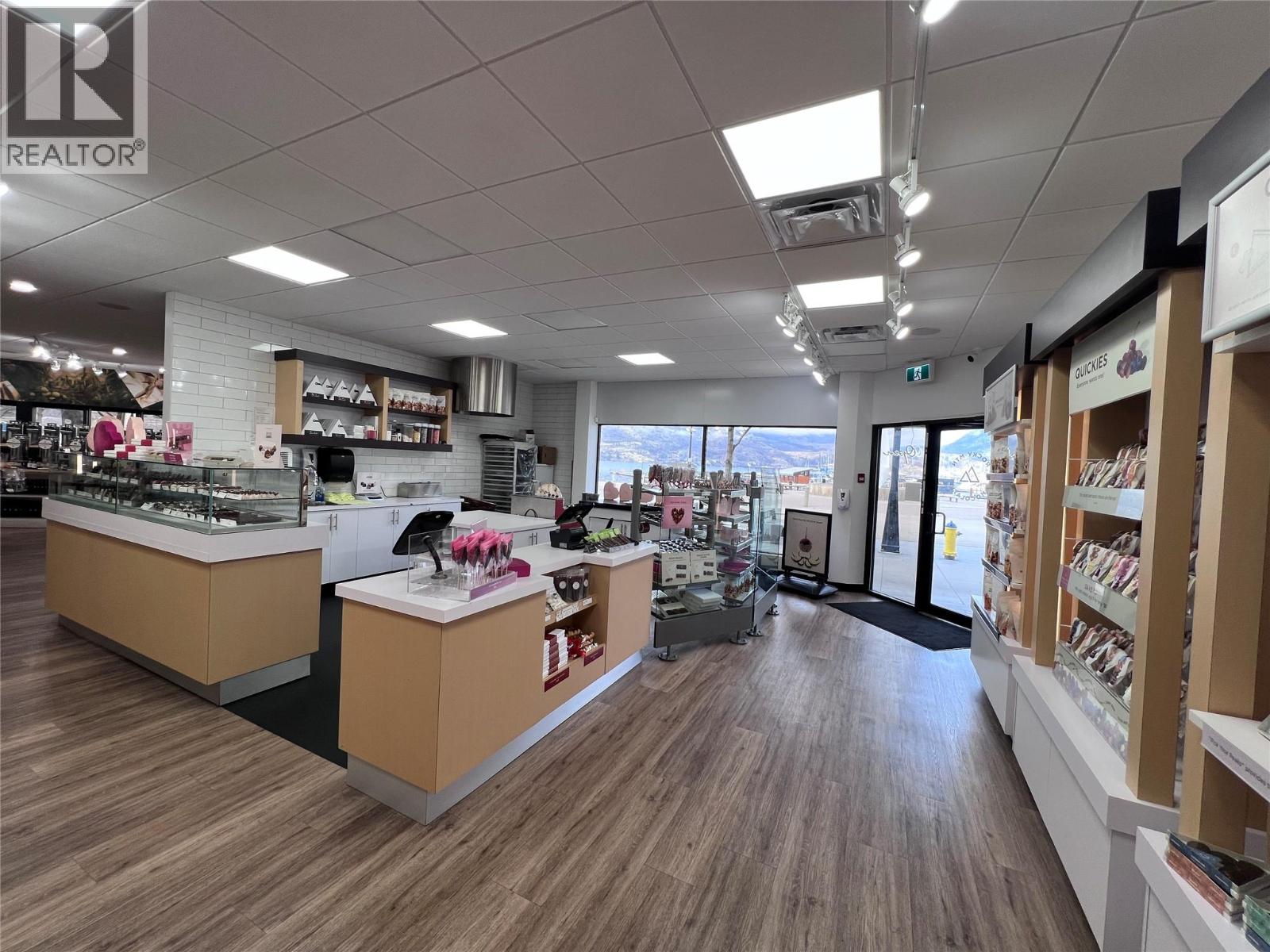 207 Bernard Avenue Kelowna Photo 7