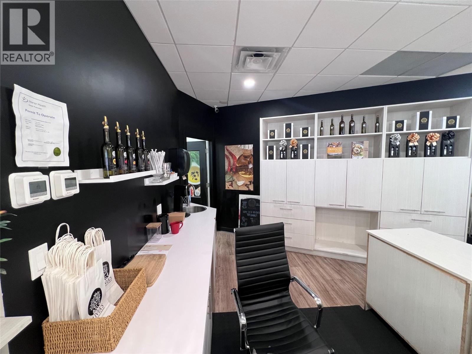 207 Bernard Avenue Kelowna Photo 14