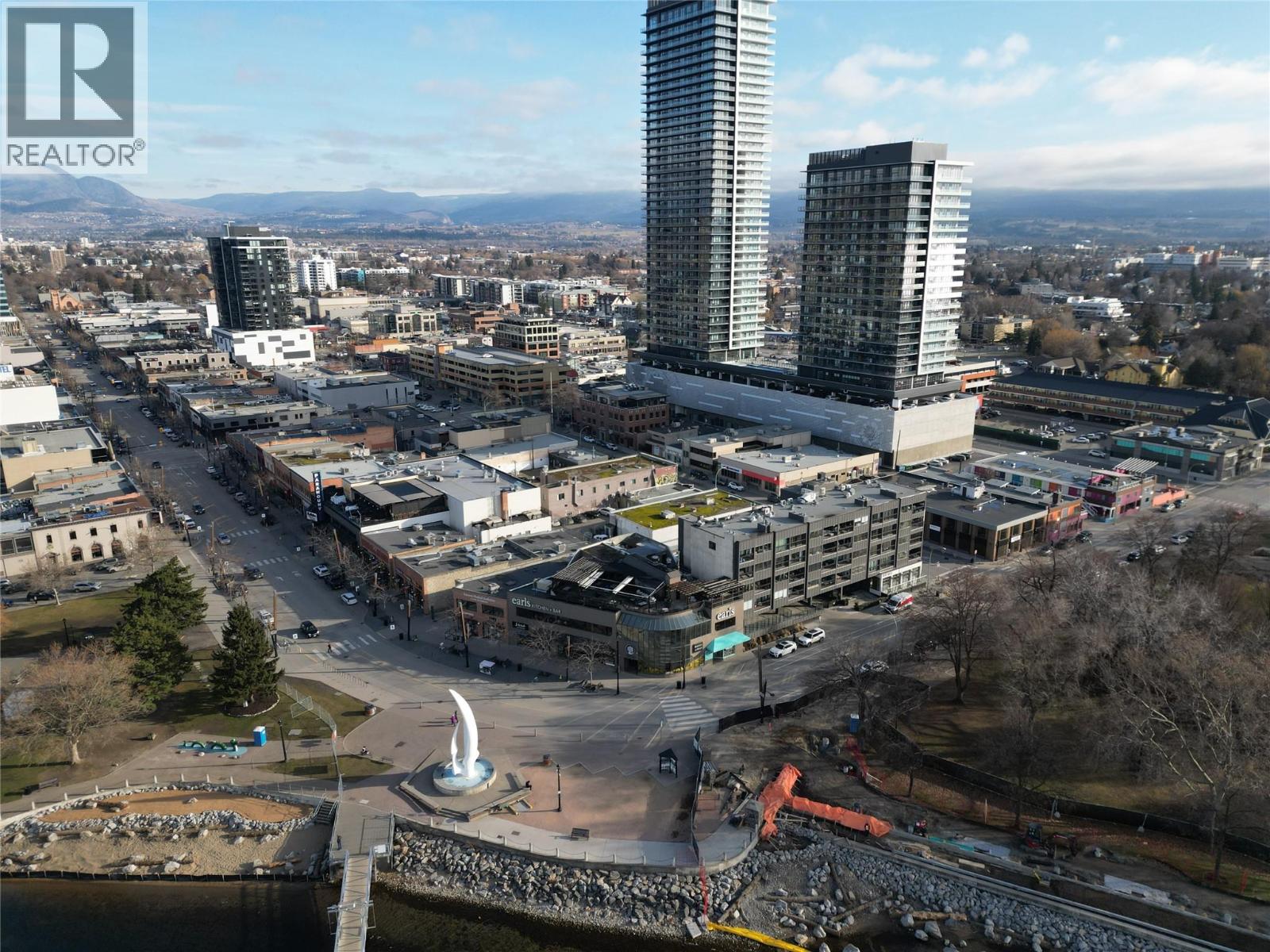 207 Bernard Avenue Kelowna Photo 3