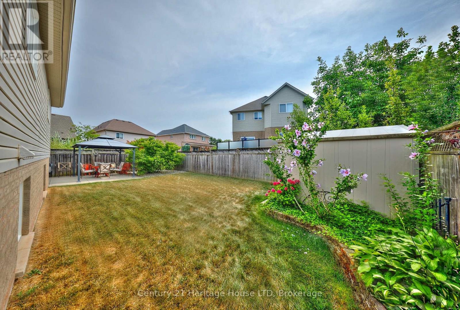 222 Dorchester Drive, Grimsby, Ontario  L3M 5K8 - Photo 41 - X12708034