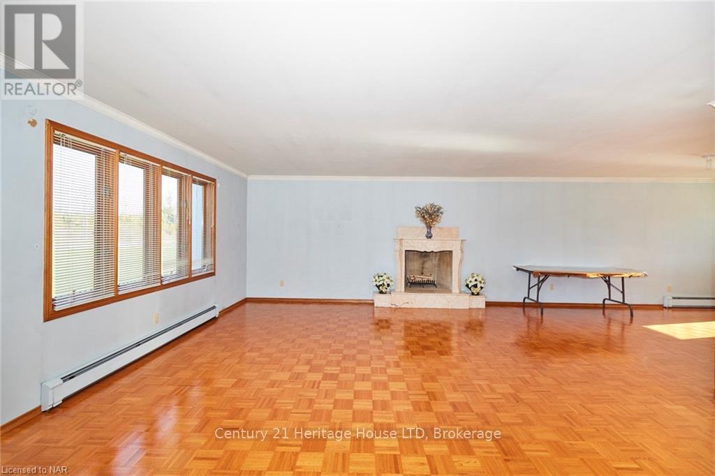 191 Cairns Crescent, Fort Erie, Ontario  L2A 5M4 - Photo 7 - X12457532