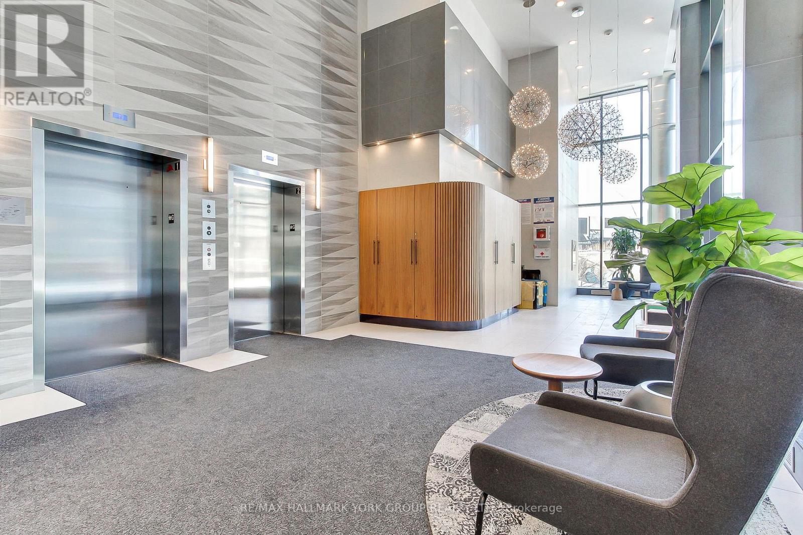 1103 - 20 Minowan Miikan Lane, Toronto, Ontario  M6J 0E5 - Photo 2 - C12768006