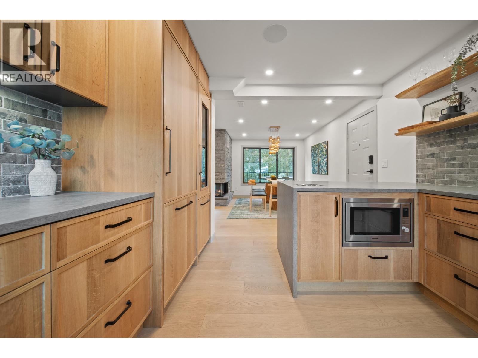 2142 Timber Ridge, Whistler, British Columbia  V8E 0A8 - Photo 11 - R3087634