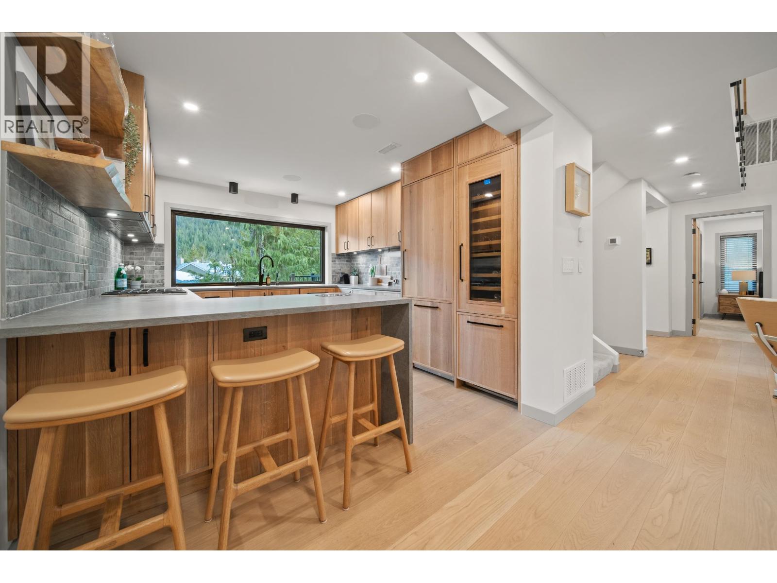 2142 Timber Ridge, Whistler, British Columbia  V8E 0A8 - Photo 12 - R3087634