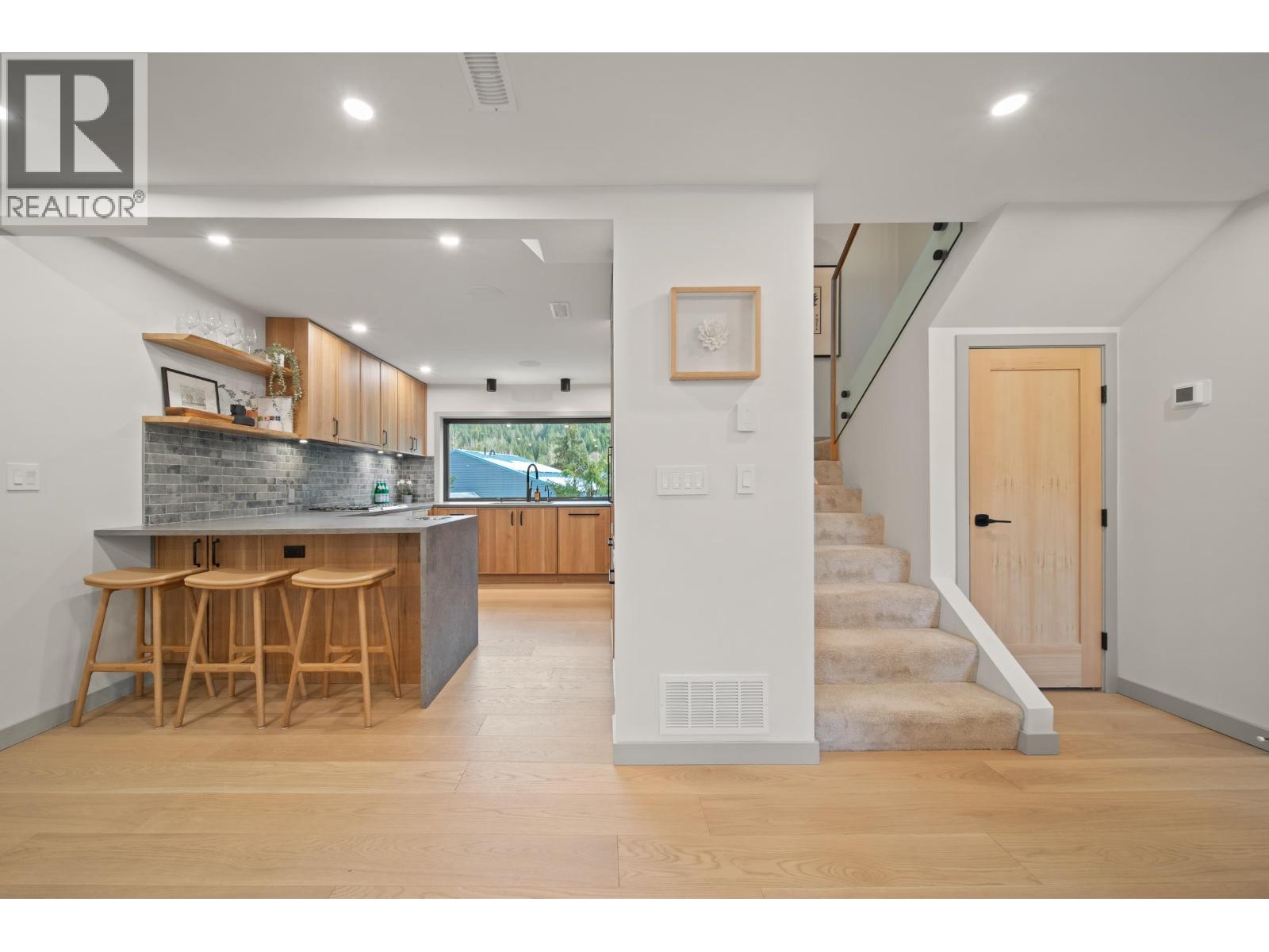 2142 Timber Ridge, Whistler, British Columbia  V8E 0A8 - Photo 13 - R3087634