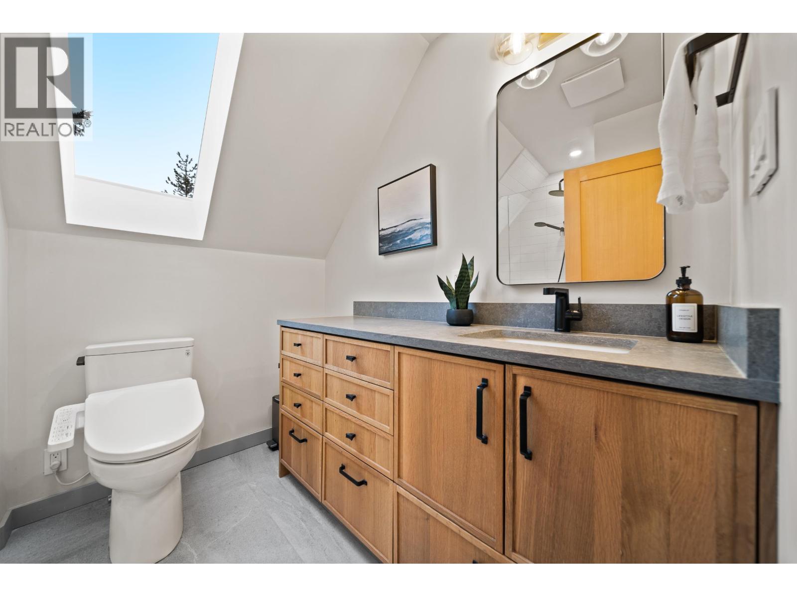 2142 Timber Ridge, Whistler, British Columbia  V8E 0A8 - Photo 25 - R3087634