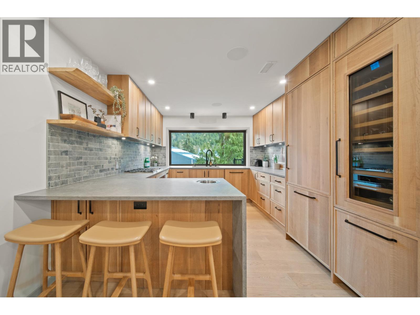 2142 Timber Ridge, Whistler, British Columbia  V8E 0A8 - Photo 7 - R3087634