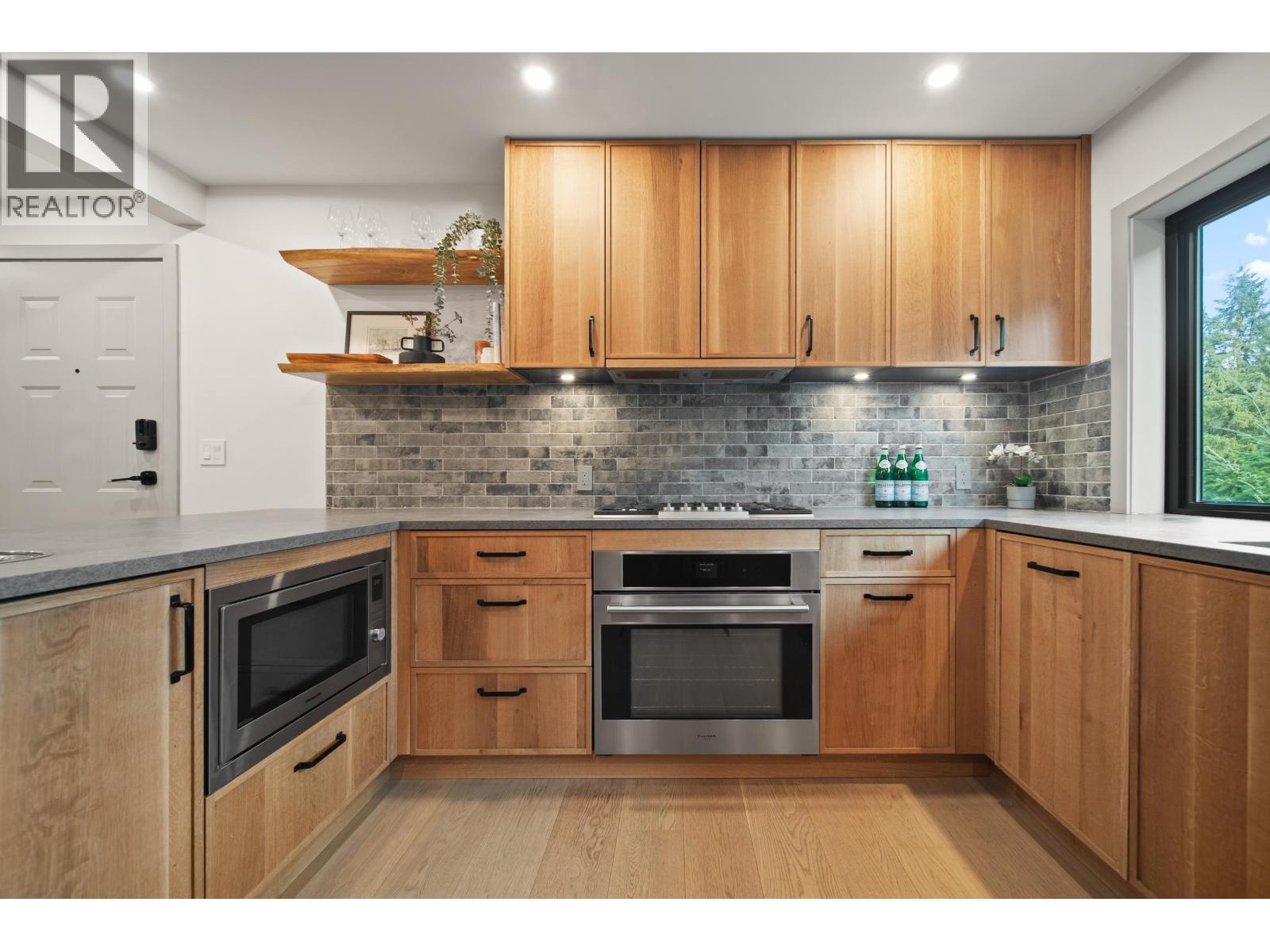 2142 Timber Ridge, Whistler, British Columbia  V8E 0A8 - Photo 8 - R3087634