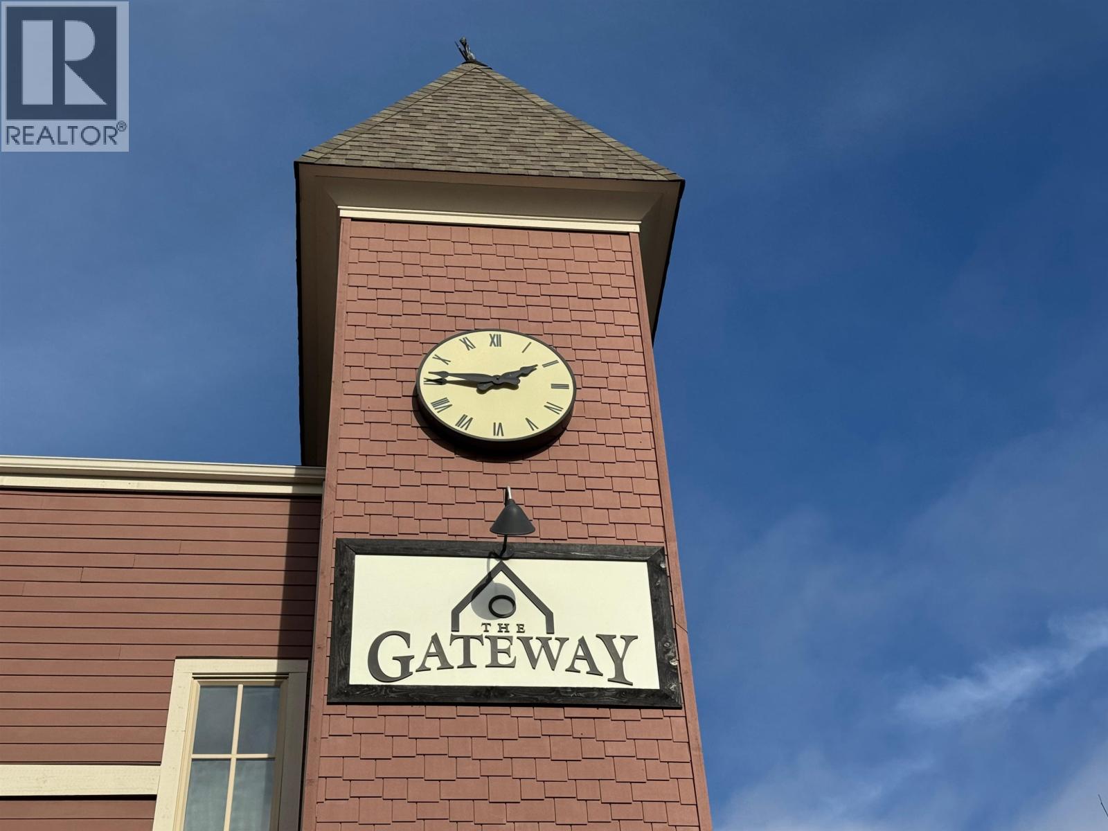 302 7330 Arbutus Street, Pemberton, British Columbia  V0N 2L1 - Photo 2 - R3087649