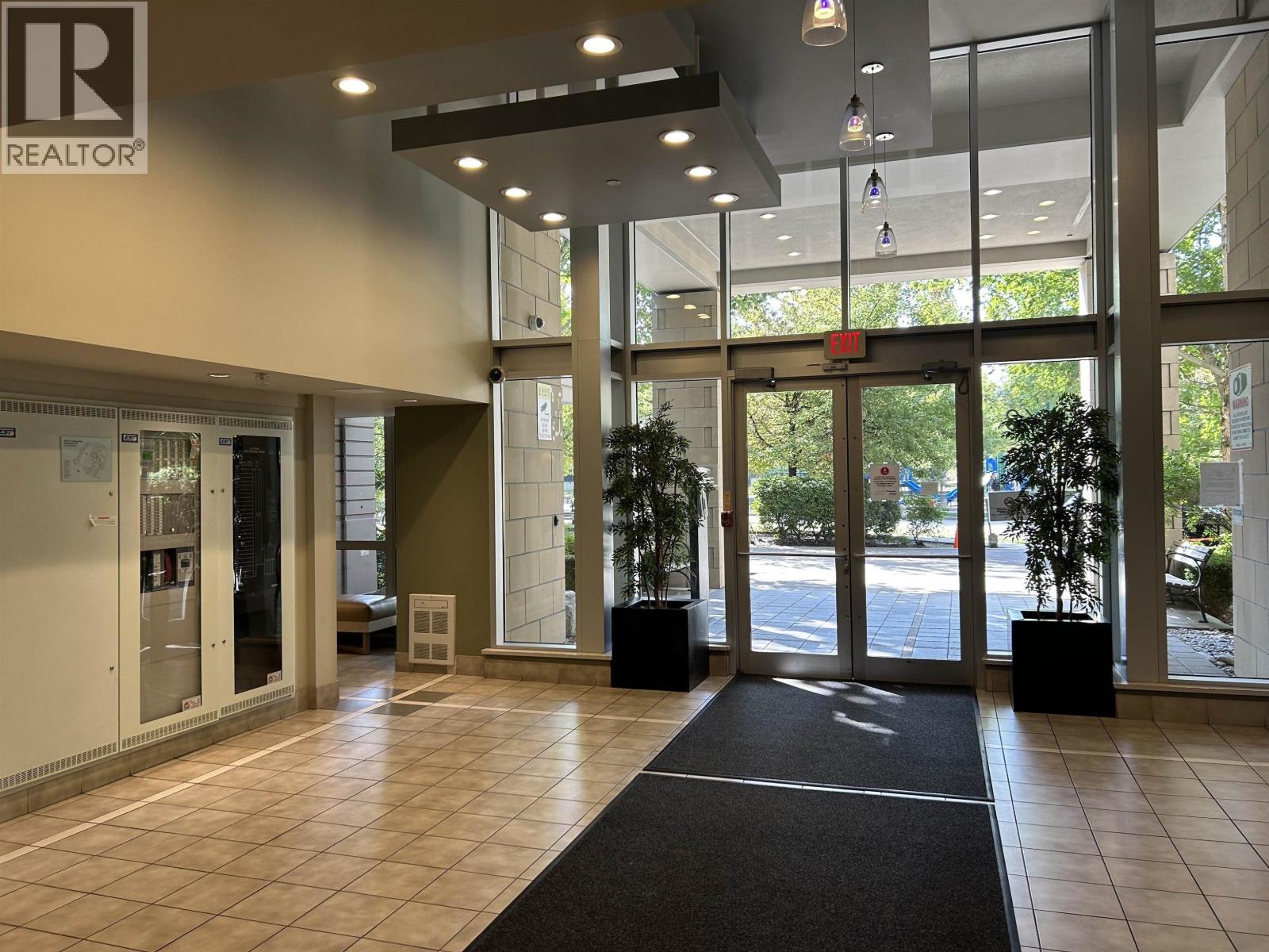 21f 3663 Crowley Drive, Vancouver, British Columbia  V5R 6H4 - Photo 3 - R3087651