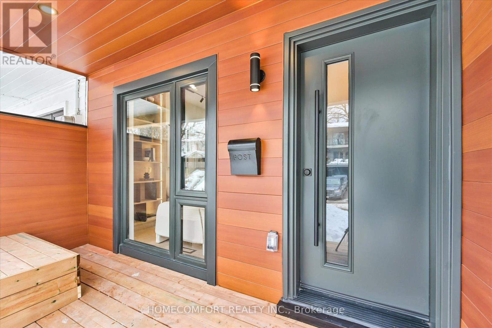 192 Waverley Road, Toronto (The Beaches), Ontario  M4L 3T3 - Photo 3 - E12768244