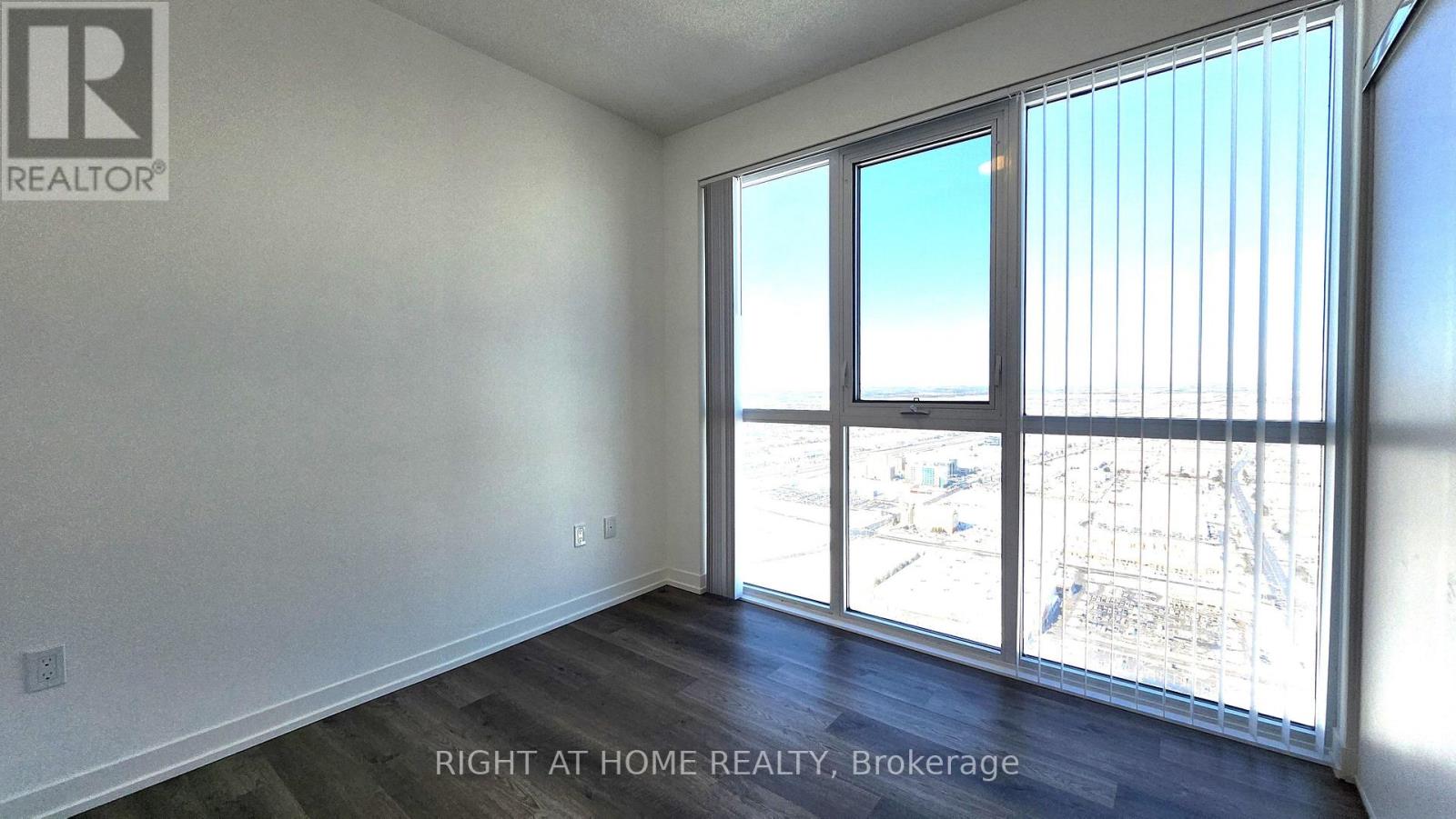 5706 - 8 Interchange Way, Vaughan (Vaughan Corporate Centre), Ontario  L4K 0R2 - Photo 10 - N12768240