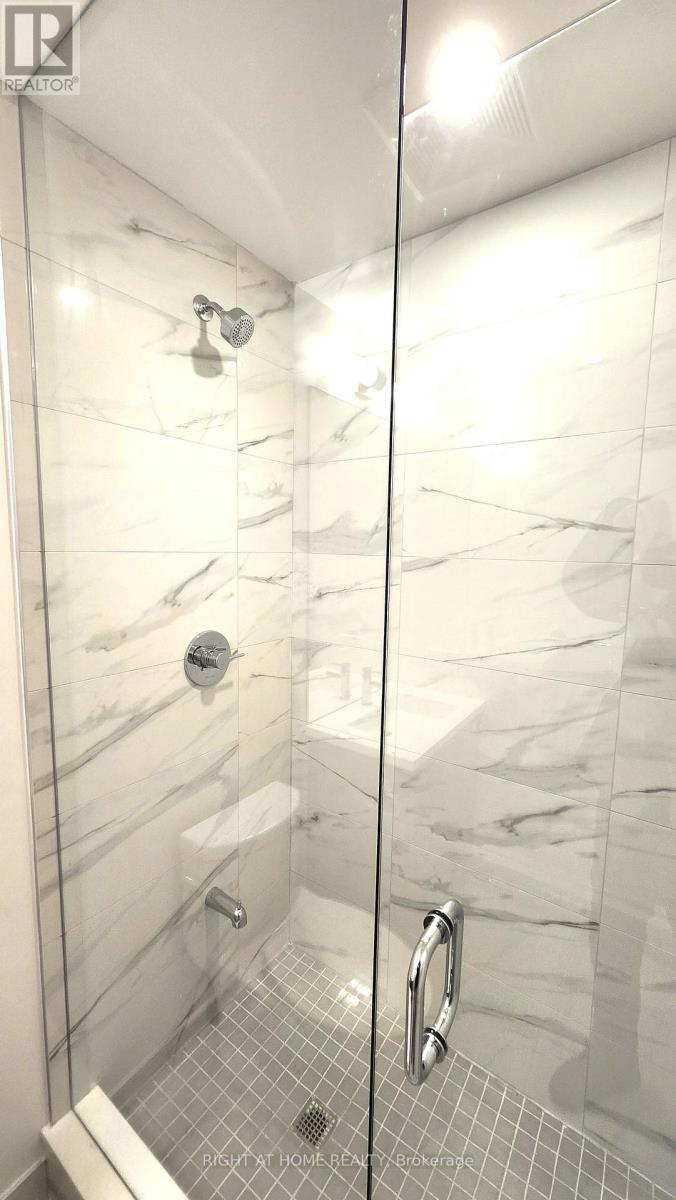 5706 - 8 Interchange Way, Vaughan (Vaughan Corporate Centre), Ontario  L4K 0R2 - Photo 17 - N12768240