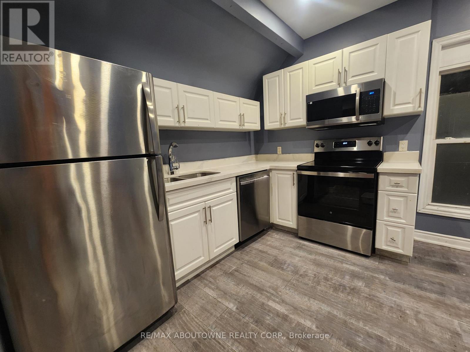 3 - 498 Main Street E, Hamilton, Ontario  L8N 1K7 - Photo 3 - X12746088