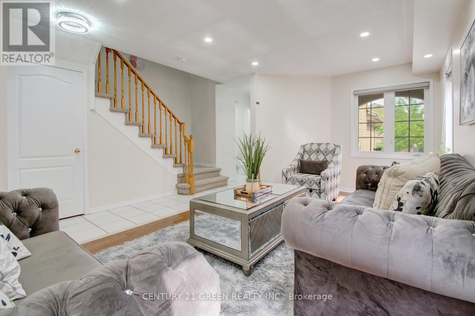 26 Oatfield Road, Brampton, Ontario  L6R 1X7 - Photo 8 - W12768232