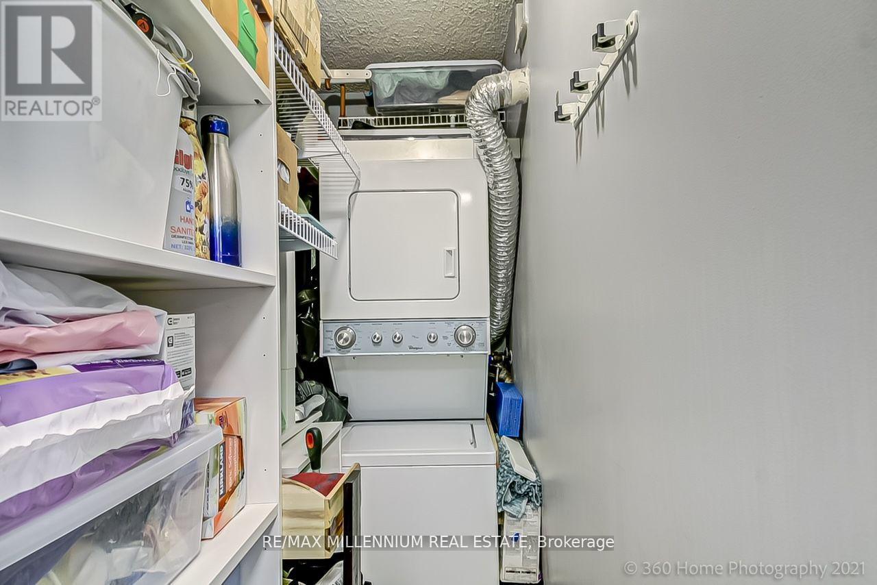 2005 - 3 Hickory Tree Road, Toronto (Weston), Ontario  M9N 3W5 - Photo 12 - W12768236