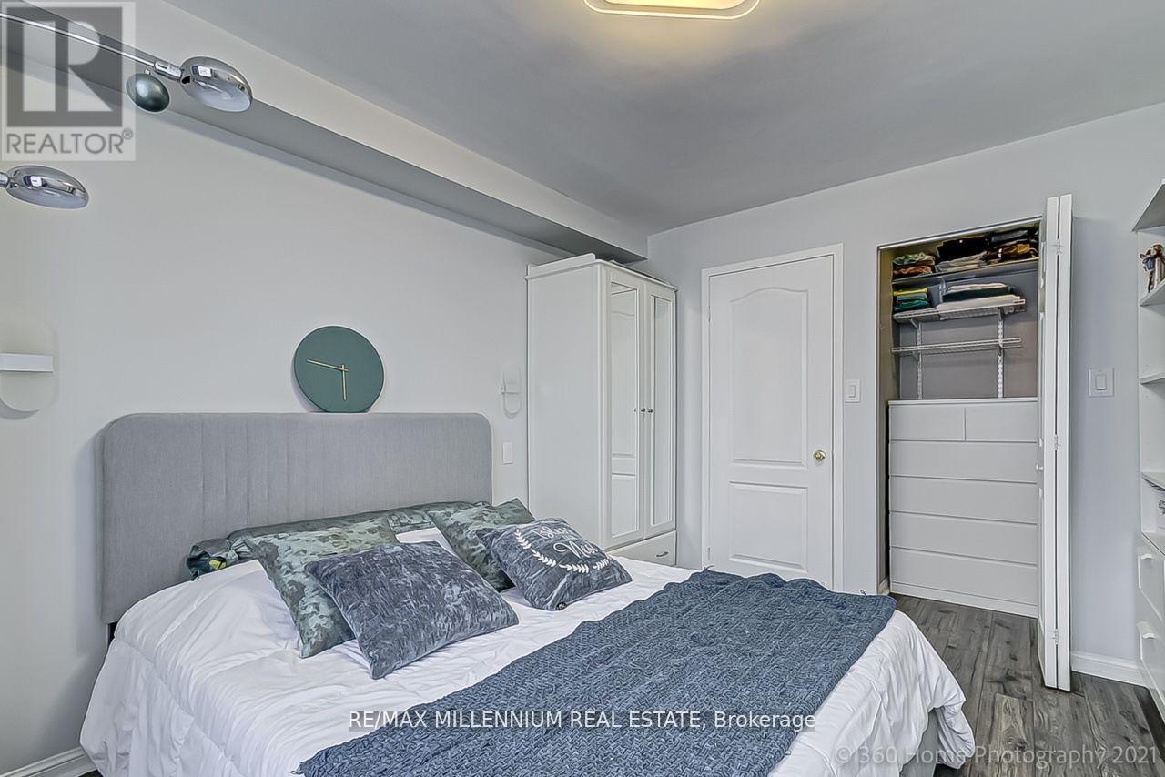 2005 - 3 Hickory Tree Road, Toronto (Weston), Ontario  M9N 3W5 - Photo 8 - W12768236