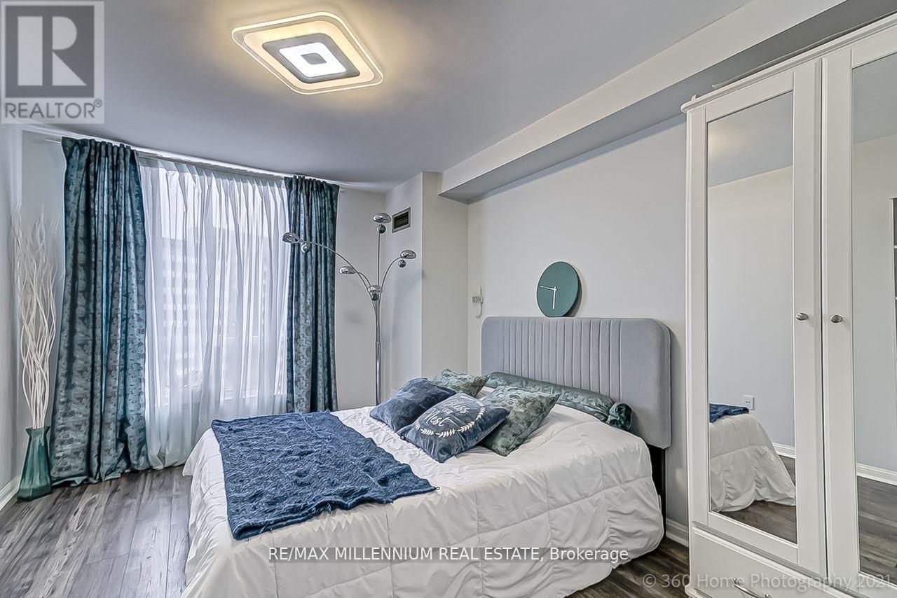 2005 - 3 Hickory Tree Road, Toronto (Weston), Ontario  M9N 3W5 - Photo 9 - W12768236