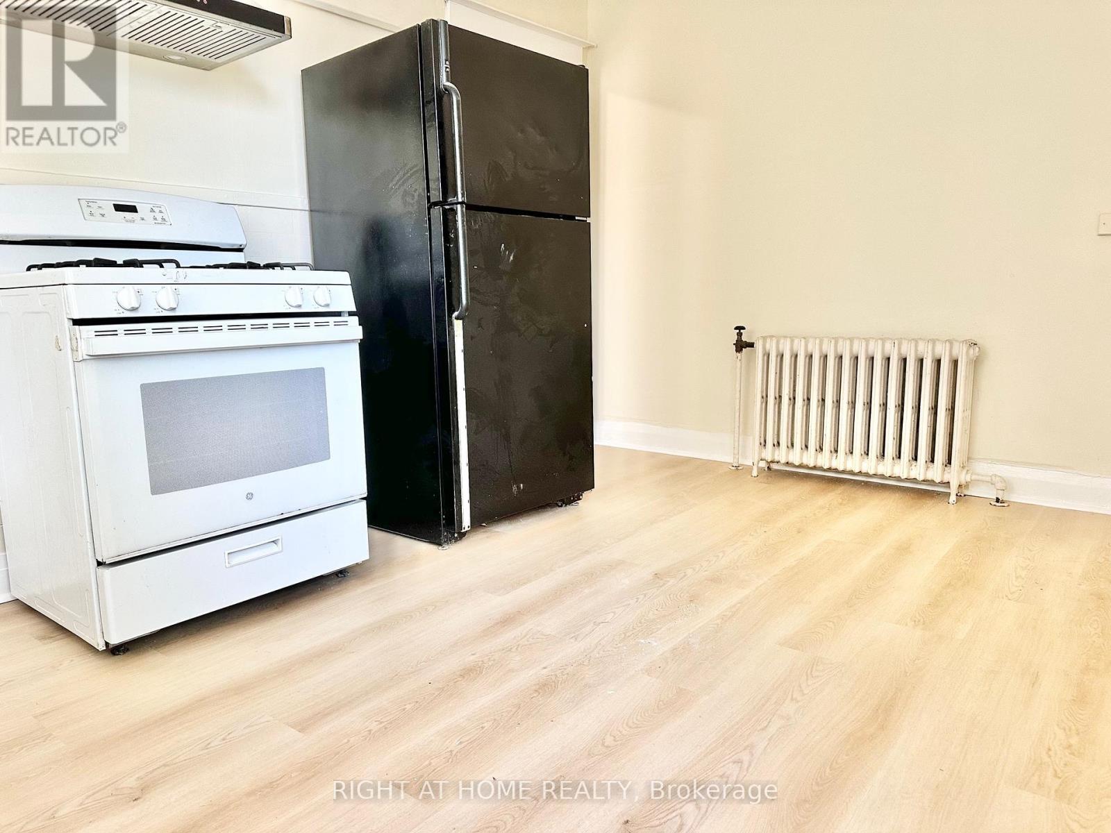 215 Rosewood Road, Hamilton (Glenview), Ontario  L8K 3J5 - Photo 13 - X12768234