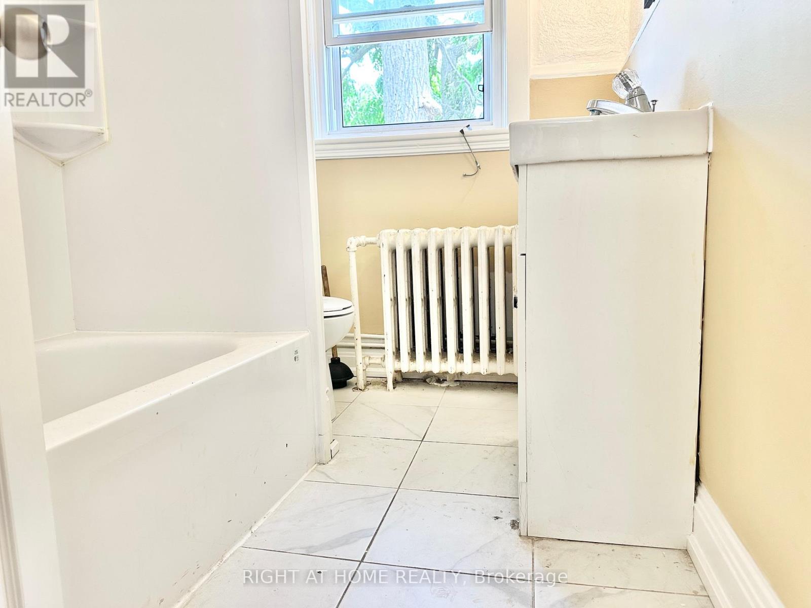 215 Rosewood Road, Hamilton (Glenview), Ontario  L8K 3J5 - Photo 21 - X12768234