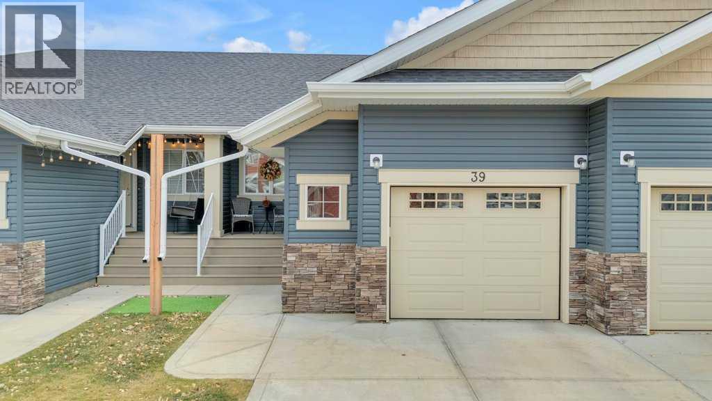 39 Golden Crescent, Red Deer, Alberta