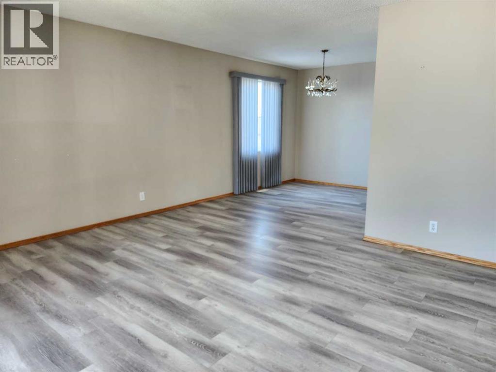 75 Hunts Crescent, Drumheller, Alberta  T0J 0Y6 - Photo 3 - A2275940