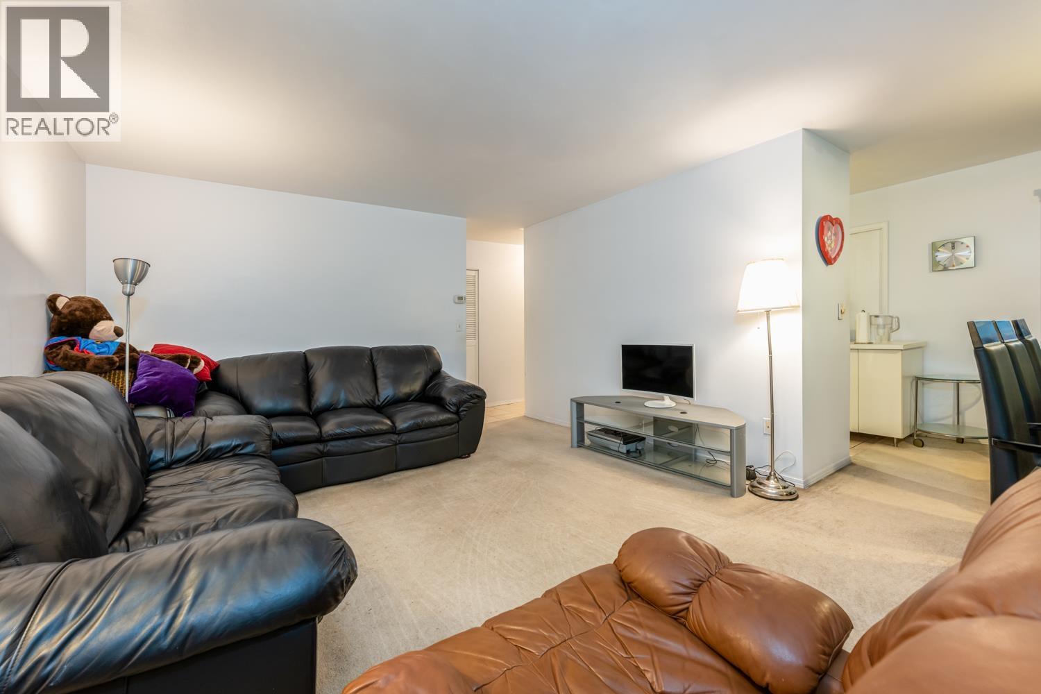 312 235 Keith Road, West Vancouver, British Columbia  V7T 1L5 - Photo 5 - R3087604