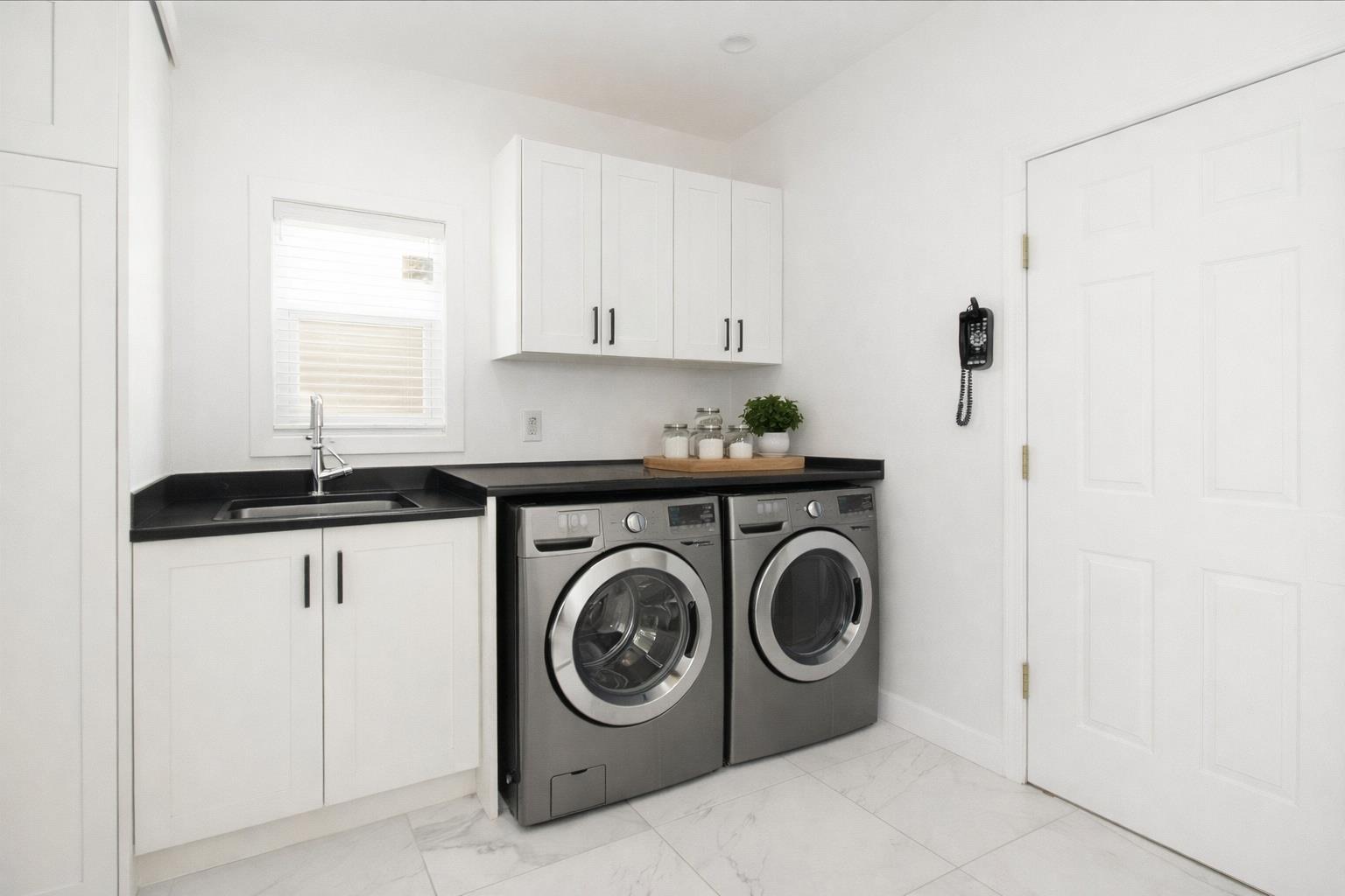 8521 168 St Street, Surrey, British Columbia  V4N 5A6 - Photo 9 - R3082022