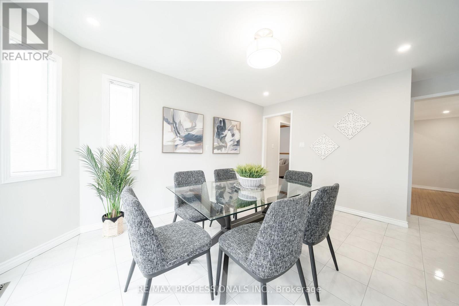 25 Sawyer Crescent, Markham, Ontario  L3P 5T8 - Photo 12 - N12764858