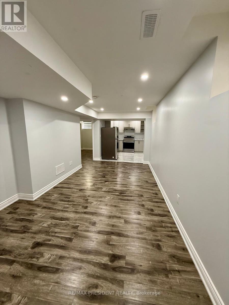 75 Thornbush Boulevard, Brampton, Ontario  L7A 4J9 - Photo 4 - W12632324