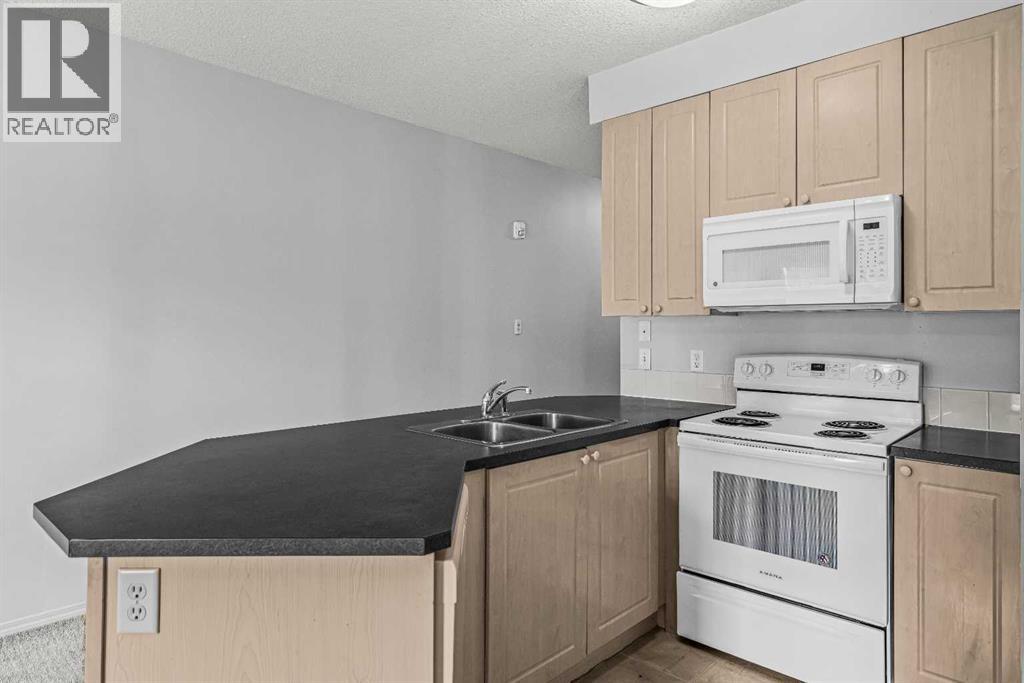 122, 176 Kananaskis Way, Canmore, Alberta  T1W 3E4 - Photo 8 - A2282698