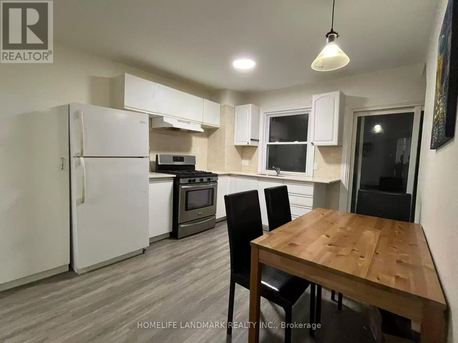 16 Queensdale Avenue, Toronto, Ontario  M4J 1X9 - Photo 3 - E12768278