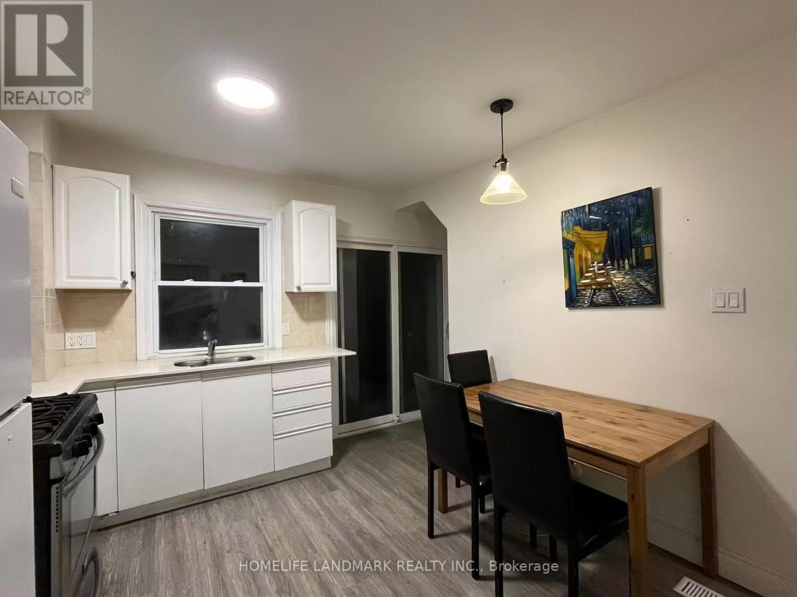 16 Queensdale Avenue, Toronto, Ontario  M4J 1X9 - Photo 4 - E12768278