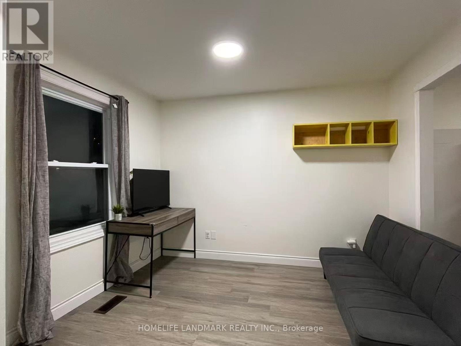 16 Queensdale Avenue, Toronto, Ontario  M4J 1X9 - Photo 6 - E12768278