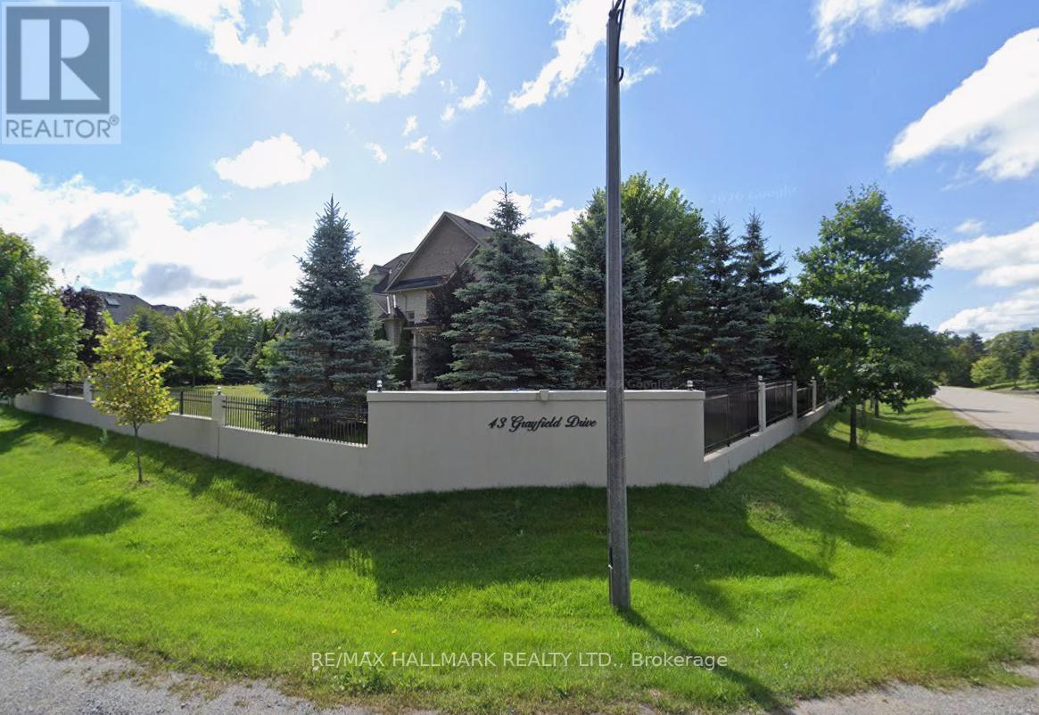 43 Grayfield Drive, Whitchurch-Stouffville (Ballantrae), Ontario  L4A 0B1 - Photo 3 - N12768246